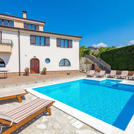 Toni By Interhome * كاستاف