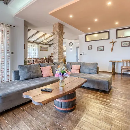 בית נופש Toni By Interhome *