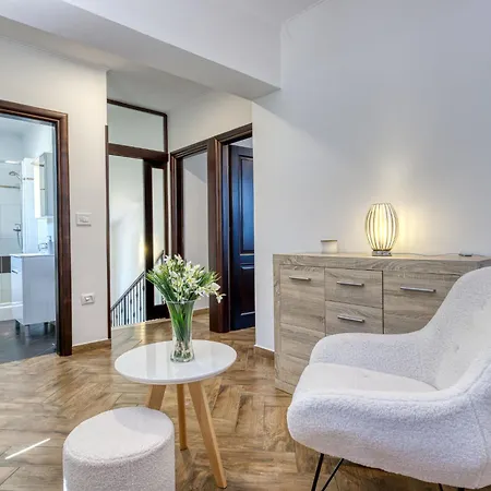 בית נופש Toni By Interhome קסטב